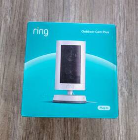 Ring 840414616721 Outdoor Cam Plus 2k Video Plug-in Color White New And Sealed