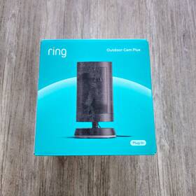 Ring 840414685949 Outdoor Cam Plus 2k Video Plug-in Color Black New And Sealed