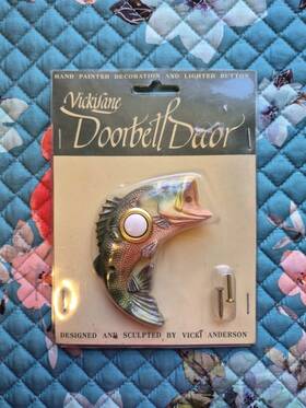 Vicki Lane 710120000476 Button Door Bell Bass Fish Decorative Doorbell New Unopened