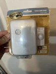 Hampton Bay Wireless Plug-in Door Bell Kit With 1-PUSH Button White. Fixed Price $10.00.