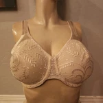 Vanity Fair Bra 36D Nude Underwire Unlined 75091. Fixed Price $14.99.