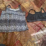 Woman Danskin Now Yoga Activewear- Tank And Bra- Set- Black White Scroll- Xl. Fixed Price $22.00.