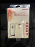 Honeywell Plug-in Wireless Chime & Push Doorbell Rcwl 105A. Fixed Price $15.99.