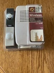 Heath Zenith Wireless Plug In 8 Note Chime Kit /(white) Doorbell. Fixed Price $22.00.