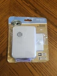 Hampton Bay Wireless Doorbell Kit White 1003008633 Model HB-7738-03. Fixed Price $9.99.