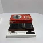 Vtg Old Stock Box Safe House Radio Shack Door Alarm Chime 49-422 In. Fixed Price $20.00.
